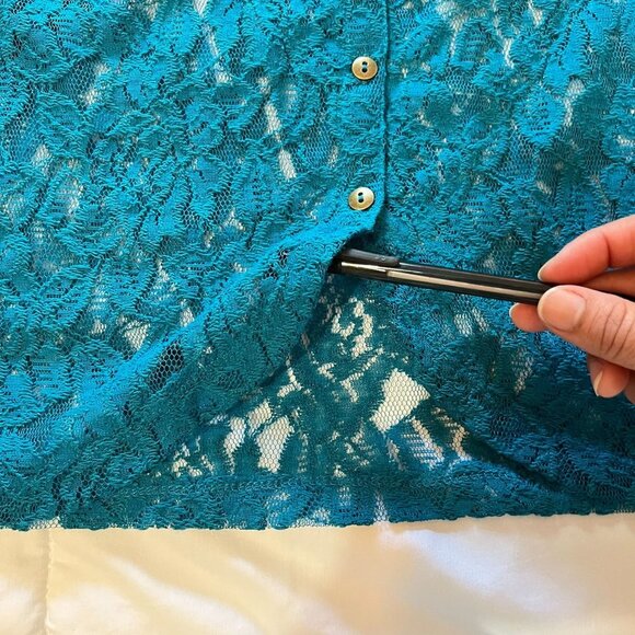 Torrid blouse womens teal color, all lace, size 2(SALE) - Picture 8 of 11
